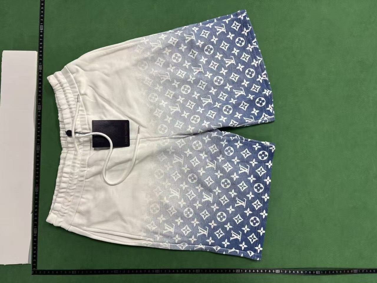 LV /DIor/Dolce & Gabbana/  Fendi/ shorts /  Short sleeve/t-shirt/Beach pants/【showing pictures when in contact with water】