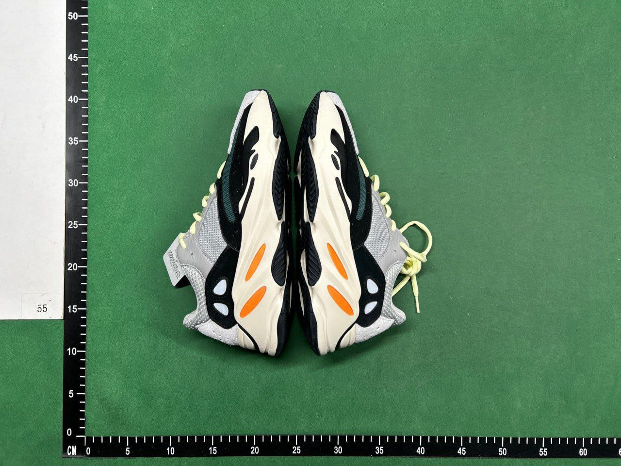 YEEZY 700