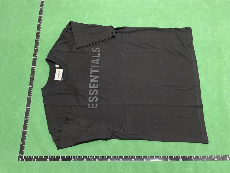 ESSENTIAL T-shirts