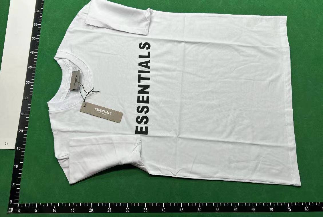 ESSENTIAL T-shirts