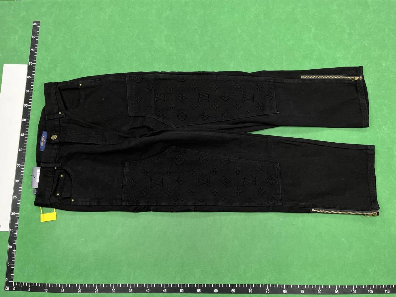 Louis Vuitton Carpenter Pants shorts