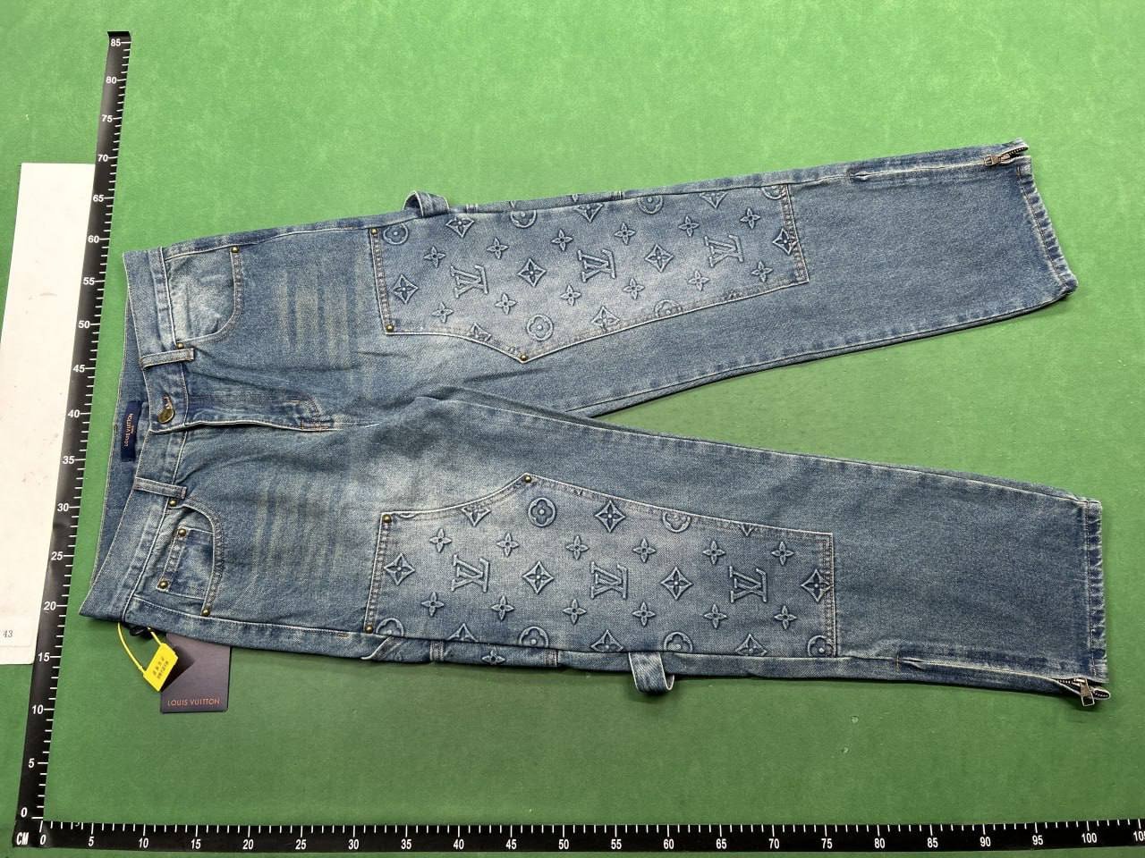 Louis Vuitton Carpenter Pants shorts