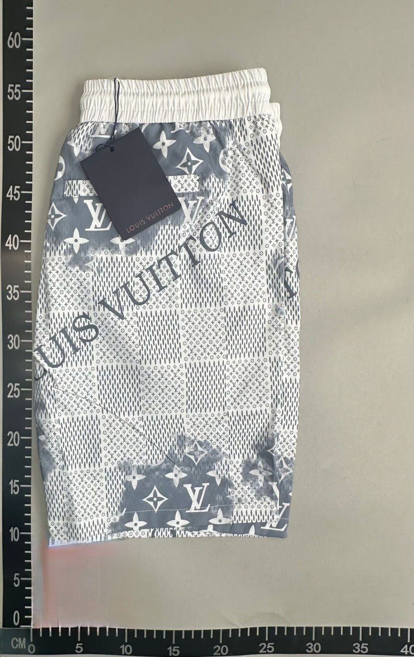  LV shorts