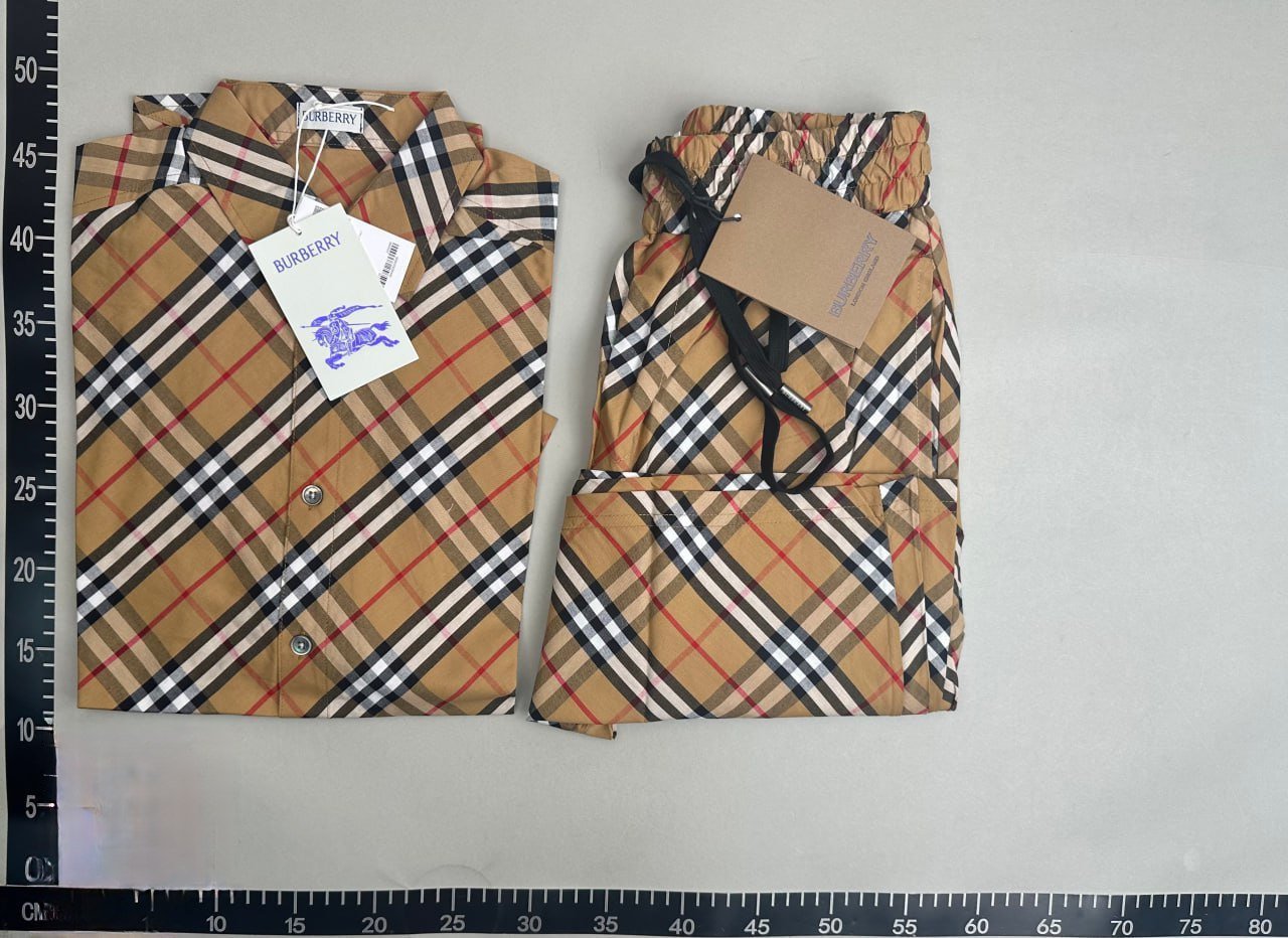 Burberry T-Shirt  Shorts suits