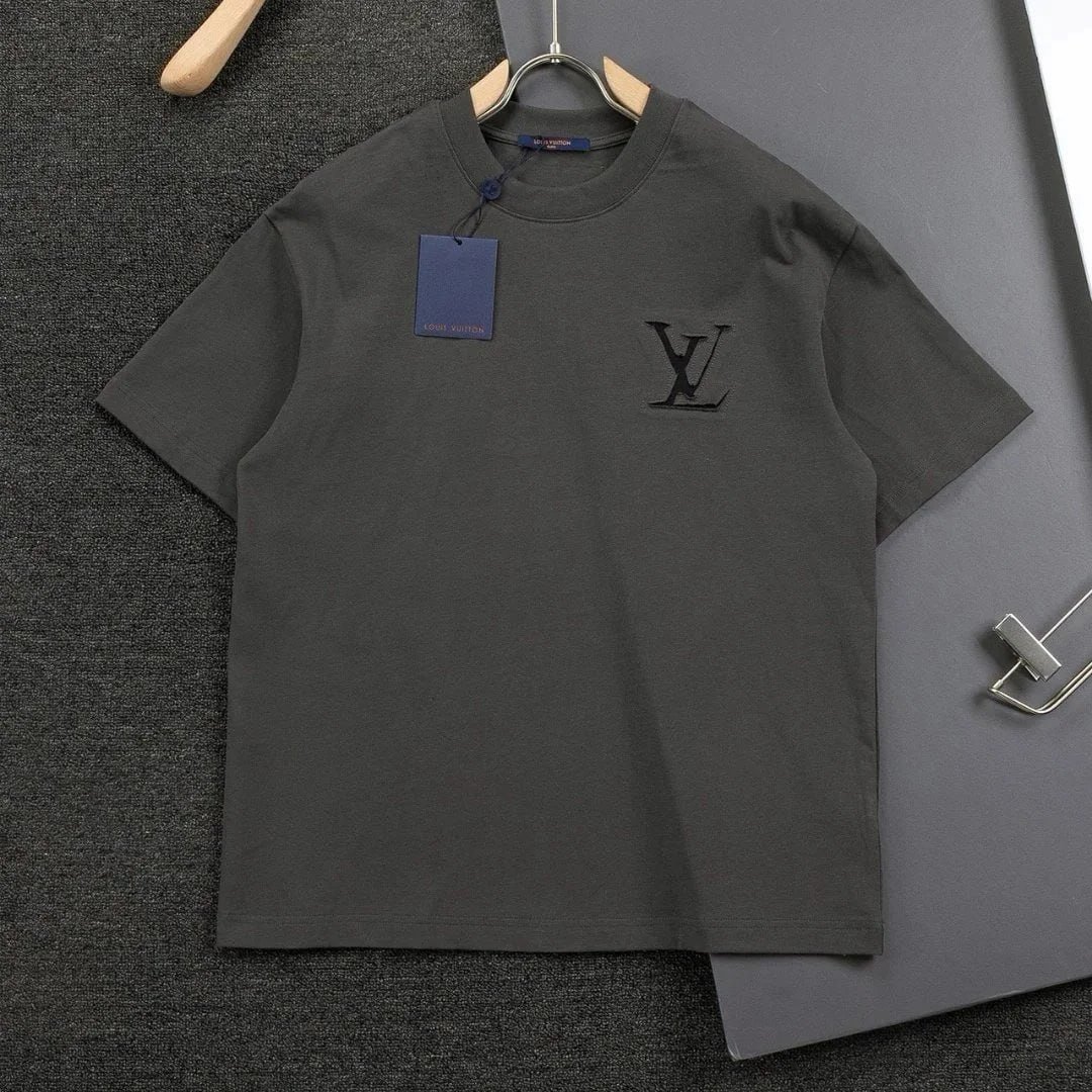 Louis Vuitton (LV)T-shirt