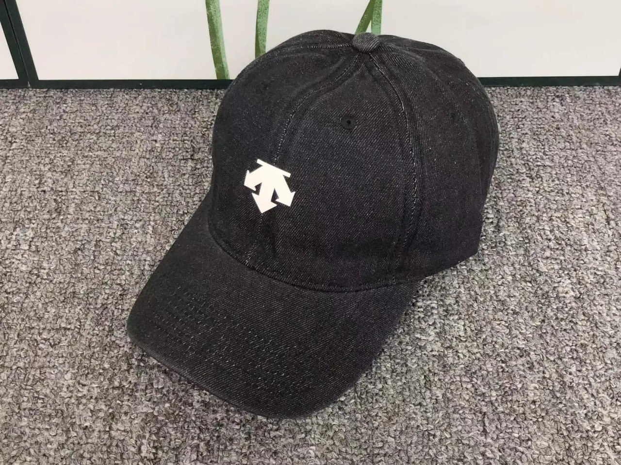 Descente cap