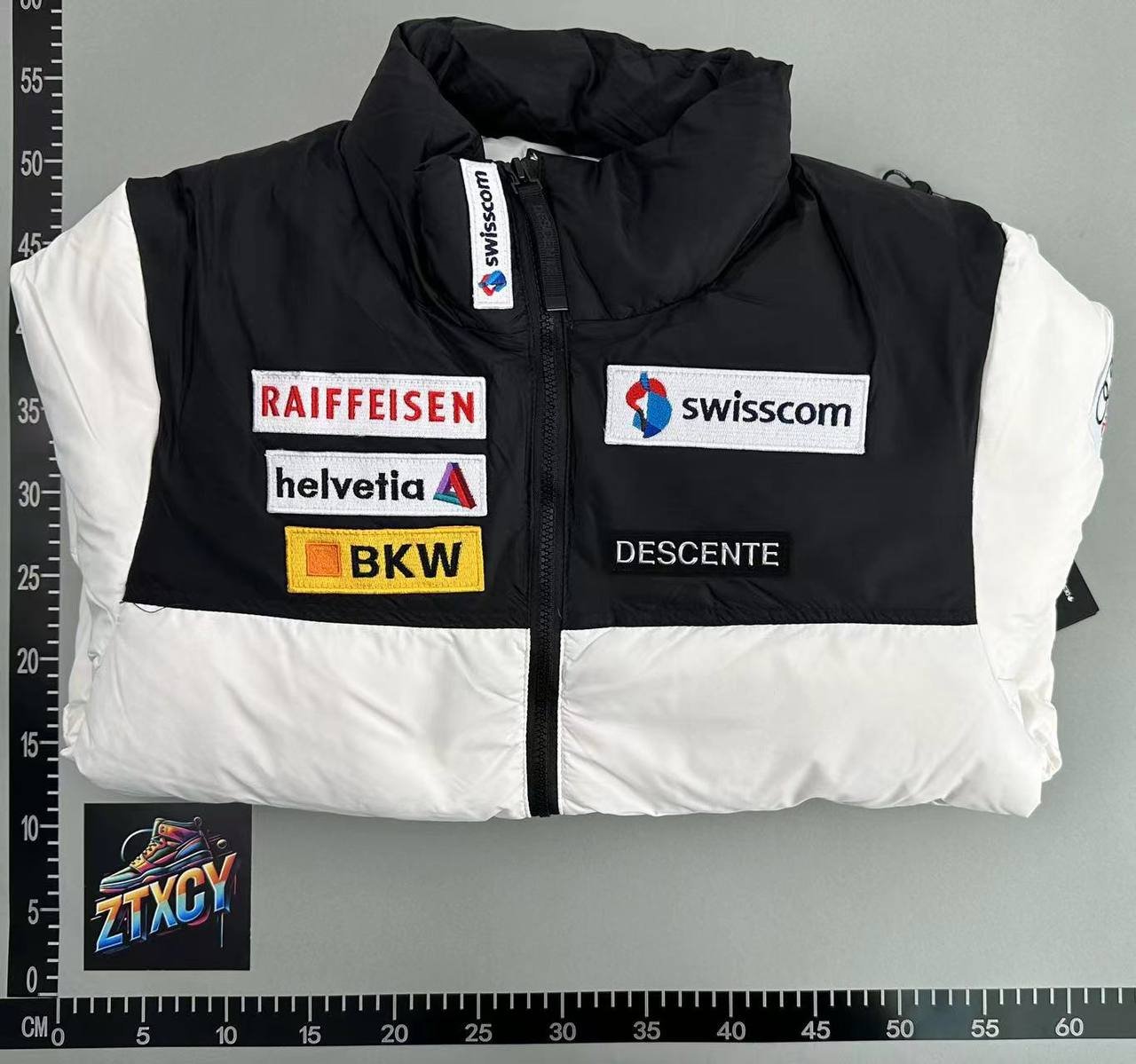  Descente Ski Jacket
