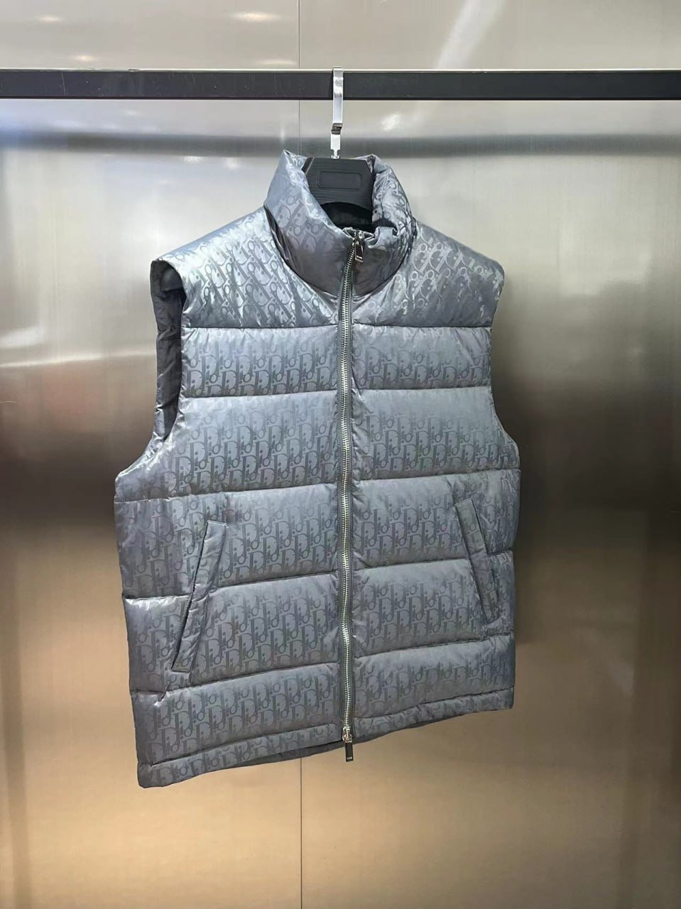 Dior, LV Down Jackets and Vests 40 styles